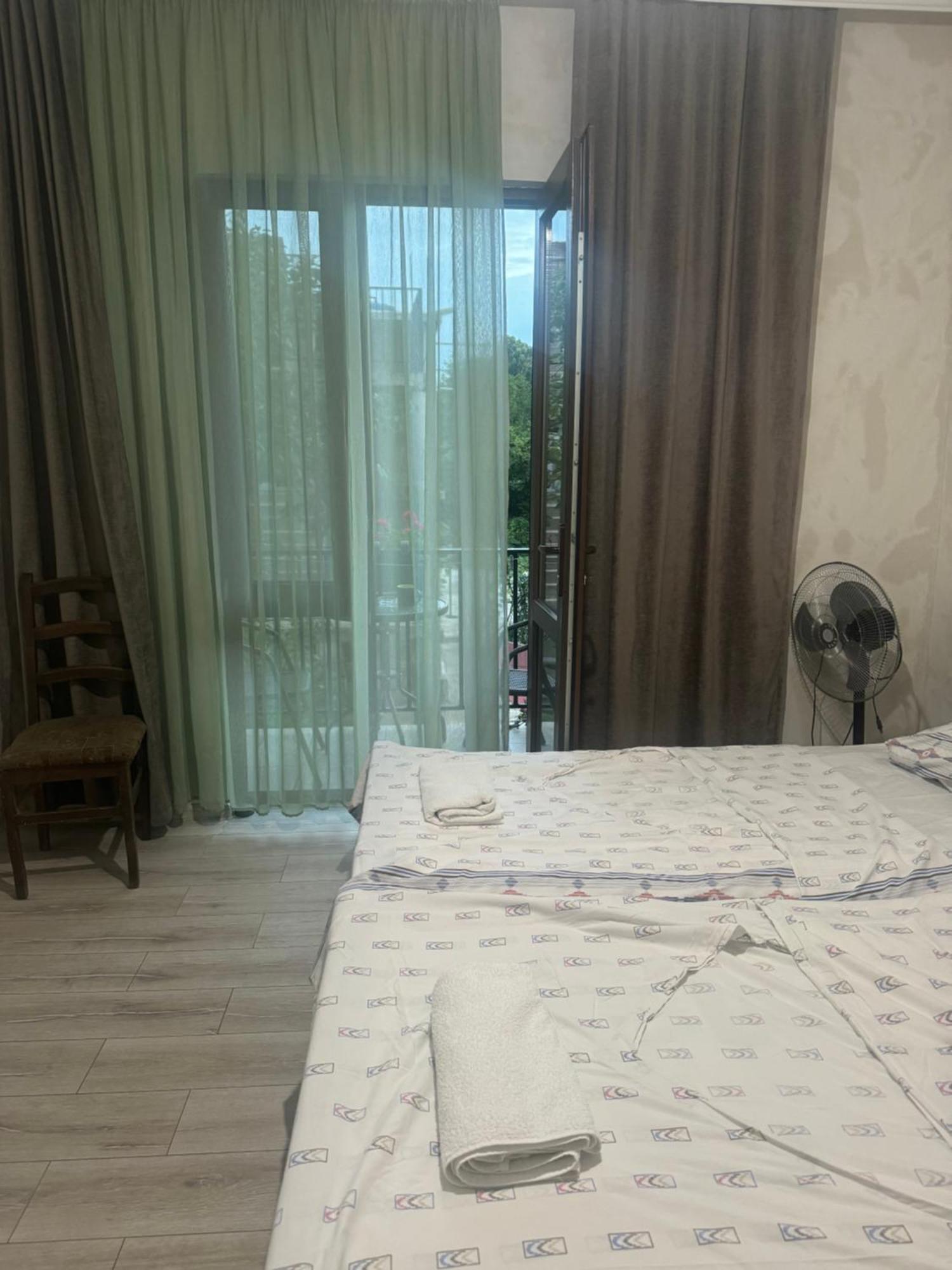 Family Hotel Our House ซิคิสจิรี ภายนอก รูปภาพ